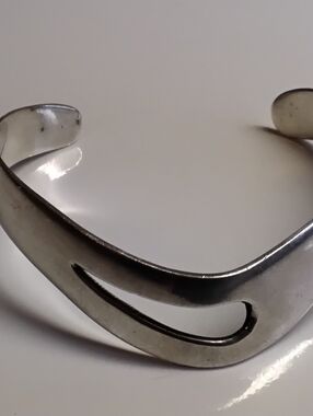 Modernist  1980/2000s ,925 Sterling  Mexico JRY signed Cuff  Bangle 2" D.